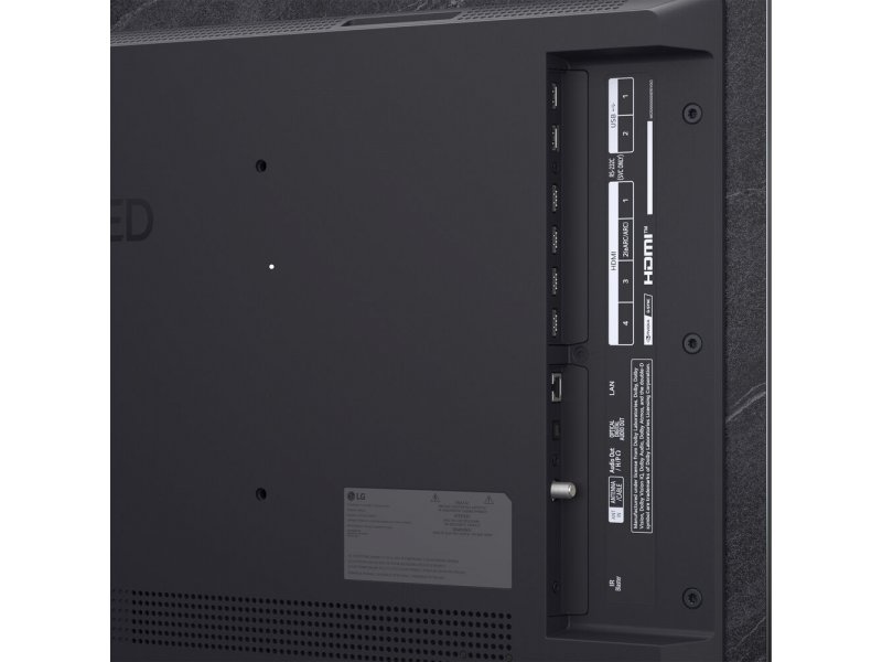 LG OLED42C6RLA крупный план задней панели — разъёмы HDMI, USB, спецификационная табличка и вентиляционные решётки