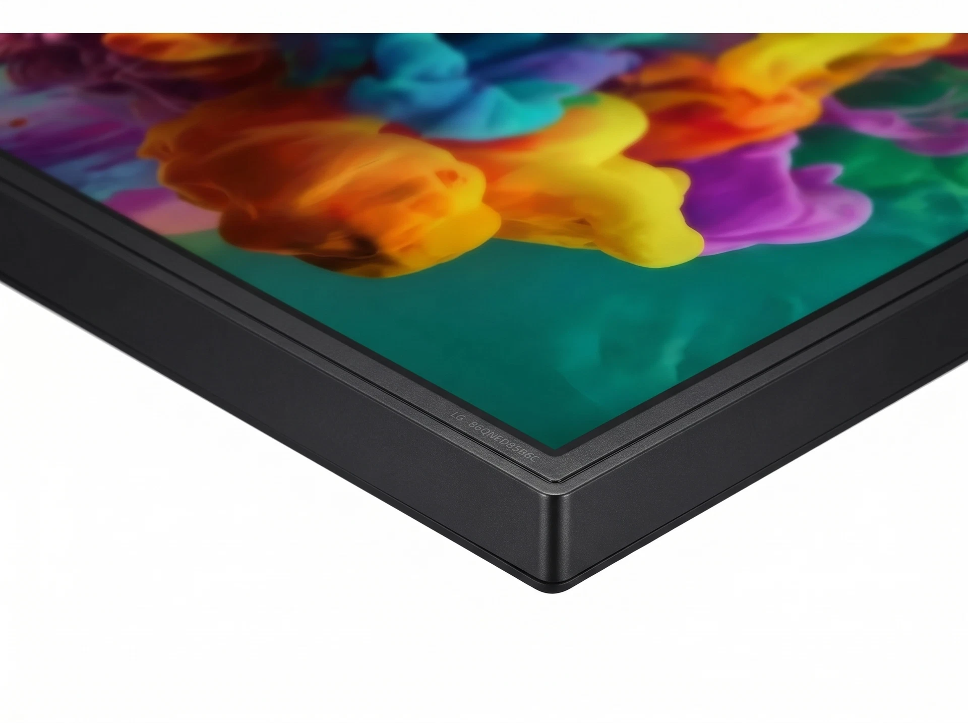 LG 86QNED85B6C в интерьере &mdash; минималистичный дизайн корпуса в чёрном цвете