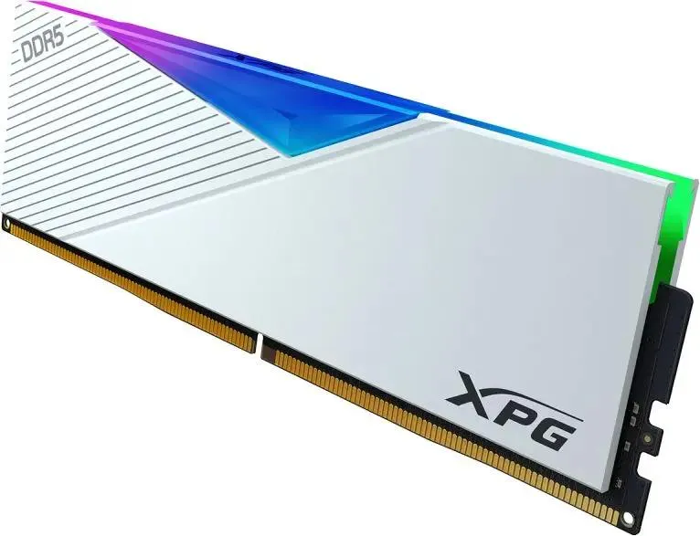 ADATA Lancer AX5U6400C3232G-DCLARWH DDR5 два модуля в слотах материнской платы RGB подсветка белый