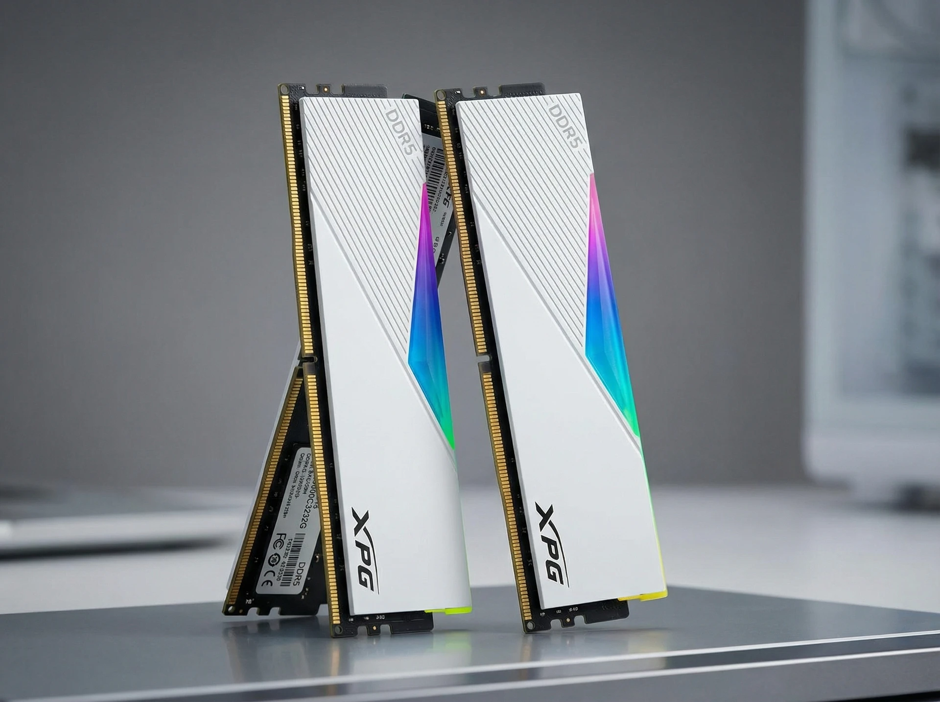 Оперативная память ADATA Lancer AX5U6400C3232G-DCLARWH, DDR5 2х 64ГБ 6400 МГц, DIMM, RTL - фото в интерьере