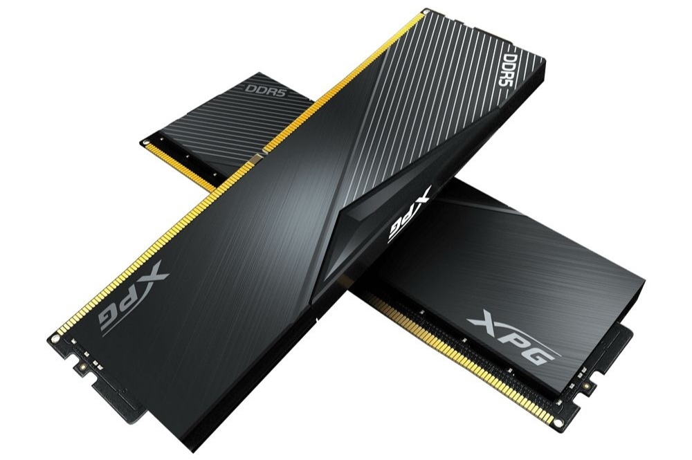 ADATA Lancer AX5U6400C3232G-DCLABK DDR5 радиатор и конструкция модуля