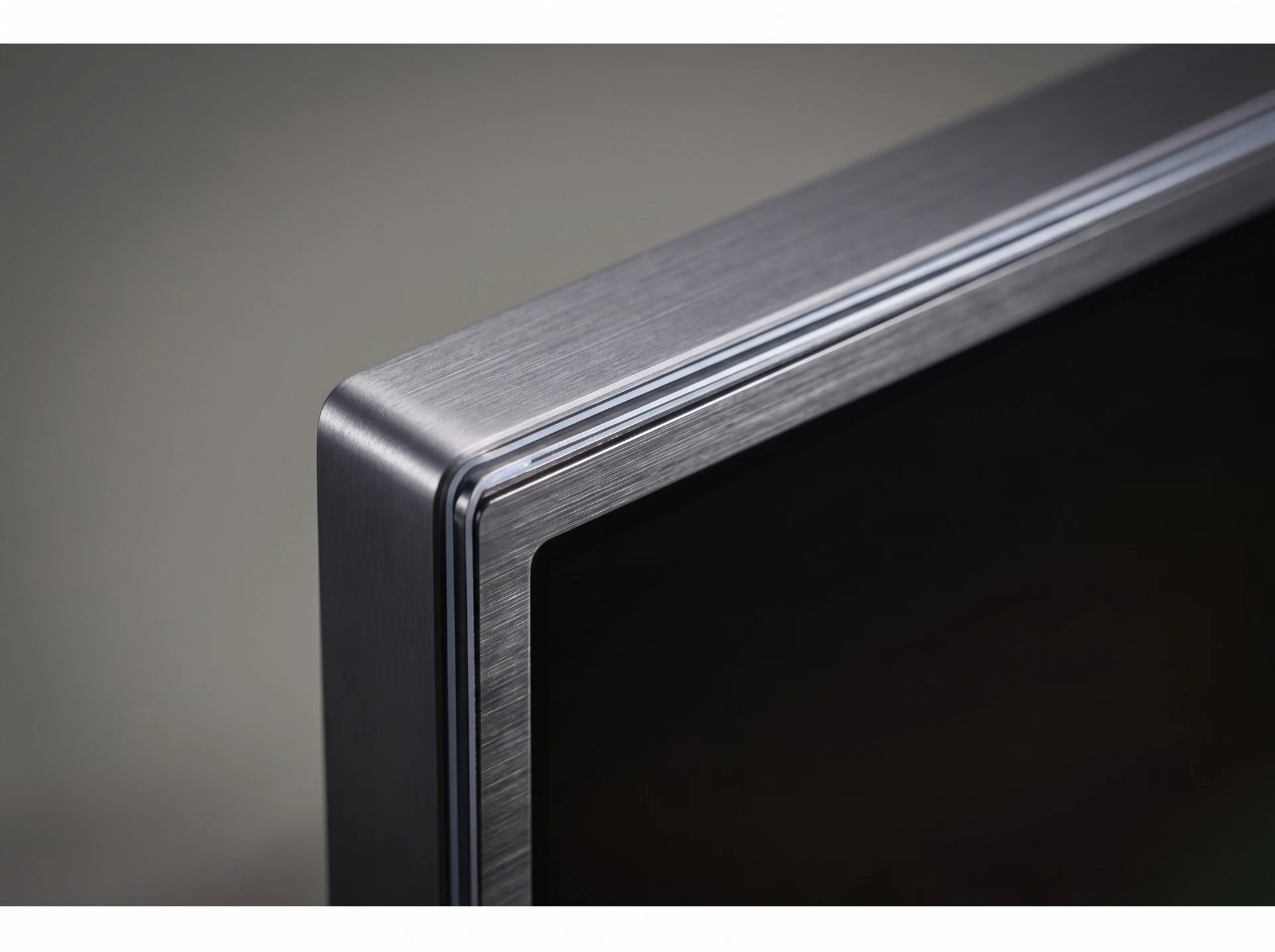 LG 50QNED85B6A в интерьере &mdash; настенный монтаж VESA 200x200, дизайн корпуса